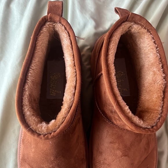 Platform Brown Boots - Picture 3 of 4